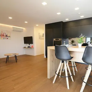 Novi Apartman Beti Blizu Plaze S Besplatnim Parkingom, Puntamika - Apartment
